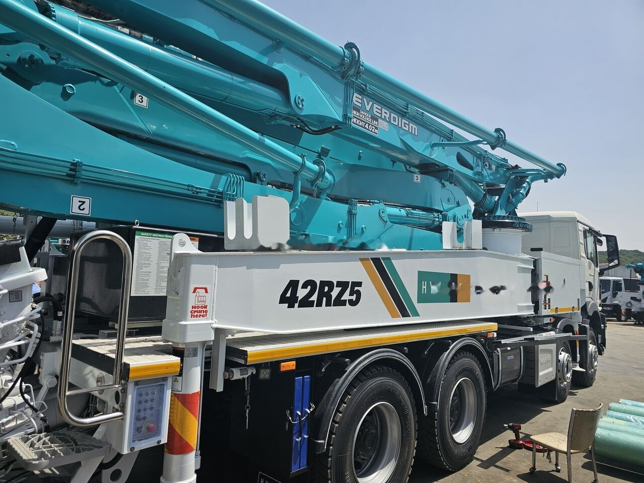 Mercedes-Benz New Everdigm ECP 42 CX 5 ECP 42 CX5 on chassis - Autopompă de beton: Foto 3 Mercedes-Benz New Everdigm ECP 42 CX 5 ECP 42 CX5 on chassis - Autopompă de beton: Foto 3