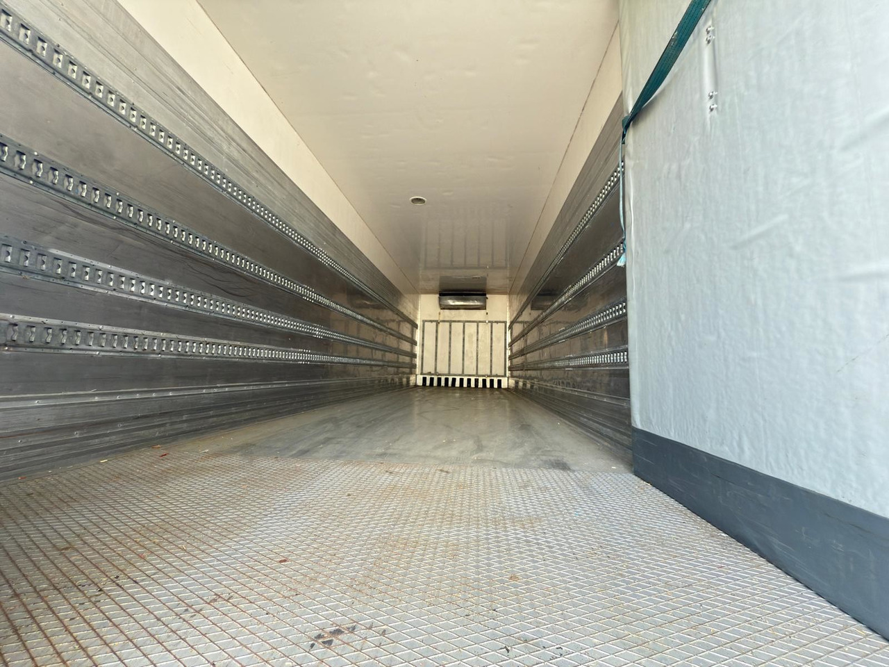 IVECO AD260S42 Stralis E6 (Refrigerator) - Camion frigider: Foto 5 IVECO AD260S42 Stralis E6 (Refrigerator) - Camion frigider: Foto 5