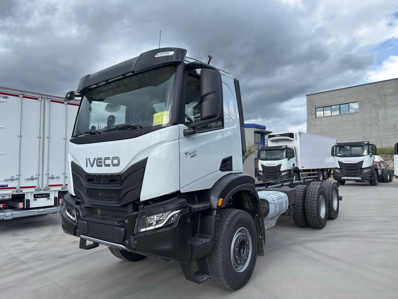 IVECO AD380T46 6x4 E6 (Chassis) - Camion şasiu: Foto 1 IVECO AD380T46 6x4 E6 (Chassis) - Camion şasiu: Foto 1