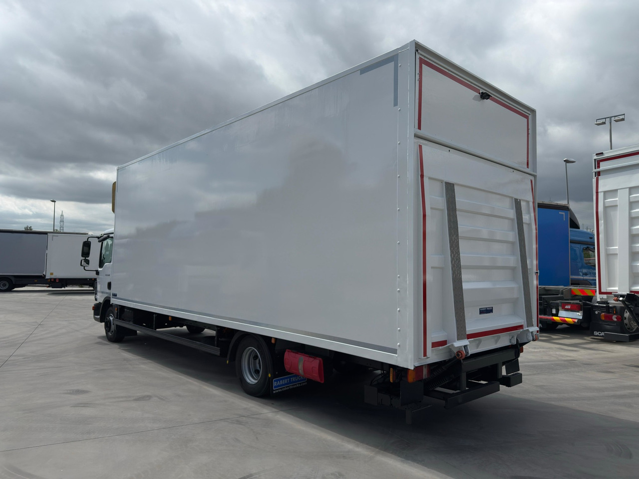 MAN 12.220 BL TGL E6 (VAN) - Camion furgon: Foto 4 MAN 12.220 BL TGL E6 (VAN) - Camion furgon: Foto 4
