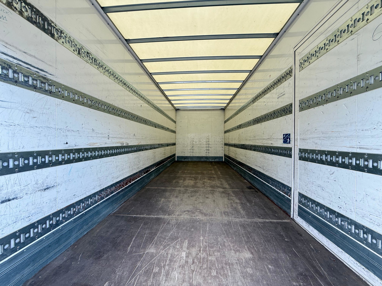 Camion furgon MAN 12.220 BL TGL E6 (Van): Foto 10 Camion furgon MAN 12.220 BL TGL E6 (Van): Foto 10