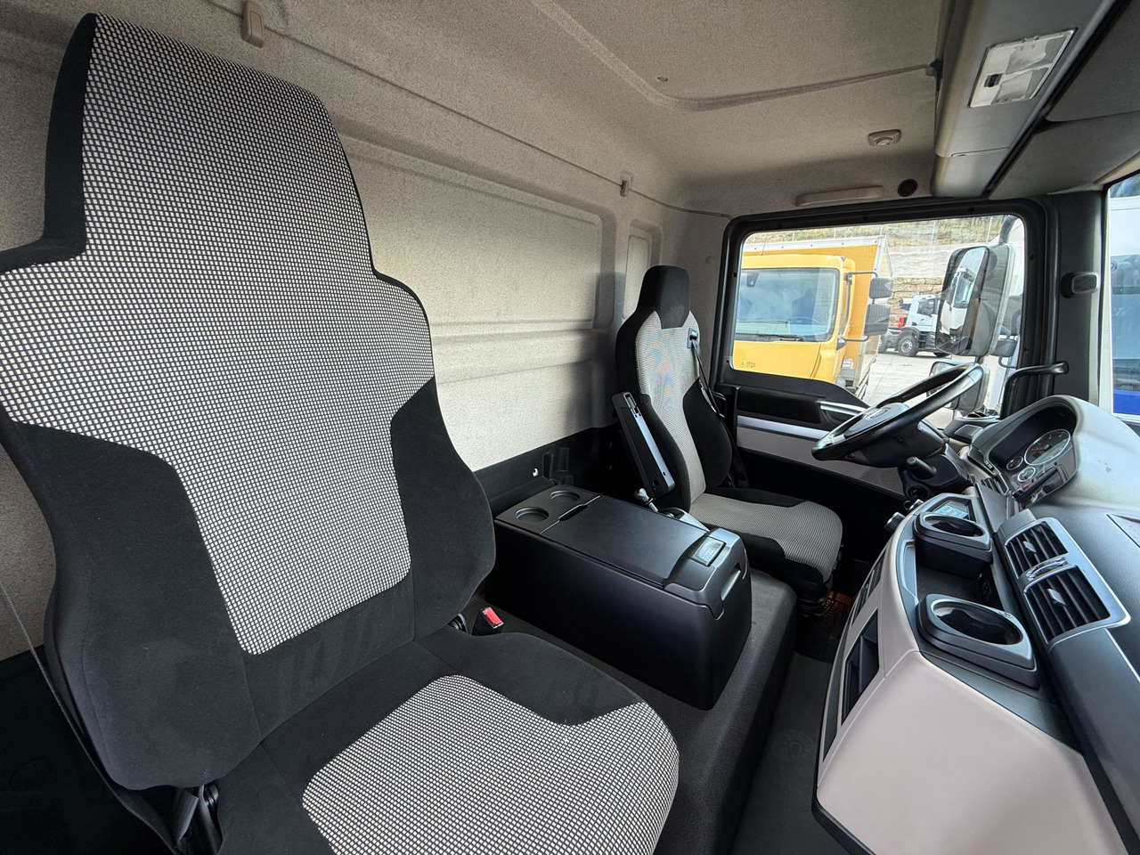 Camion furgon MAN 12.220 BL TGL E6 (Van): Foto 9 Camion furgon MAN 12.220 BL TGL E6 (Van): Foto 9