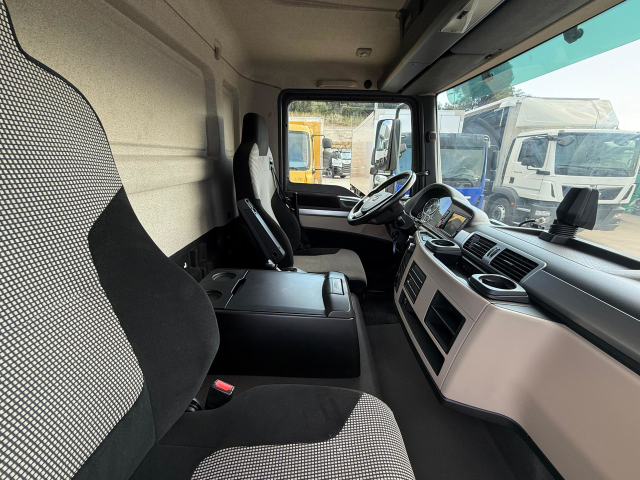 Camion furgon MAN 12.220 BL TGL E6 (Van): Foto 8 Camion furgon MAN 12.220 BL TGL E6 (Van): Foto 8