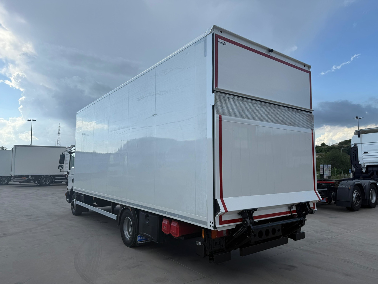 MAN 12.220 BL TGL E6 (Van) - Camion furgon: Foto 4 MAN 12.220 BL TGL E6 (Van) - Camion furgon: Foto 4