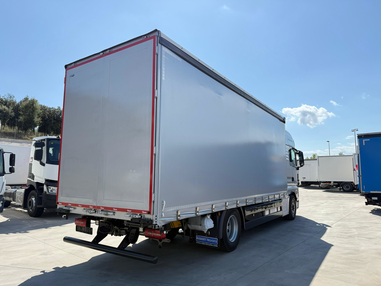 MAN 18.430 LL TGX E6 (Tauliner) - Camion cu prelată: Foto 4 MAN 18.430 LL TGX E6 (Tauliner) - Camion cu prelată: Foto 4