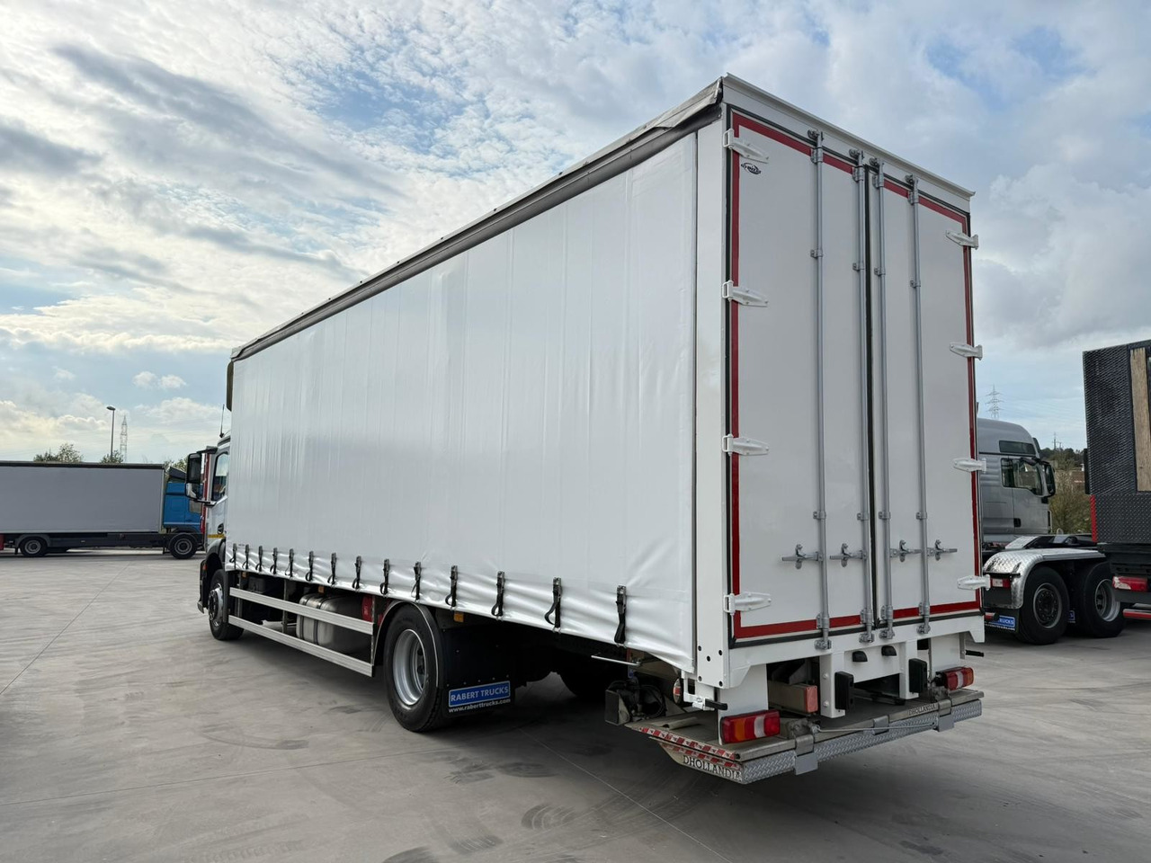 MERCEDES BENZ 18.27 Antos E6 (Tauliner) - Camion cu prelată: Foto 4 MERCEDES BENZ 18.27 Antos E6 (Tauliner) - Camion cu prelată: Foto 4