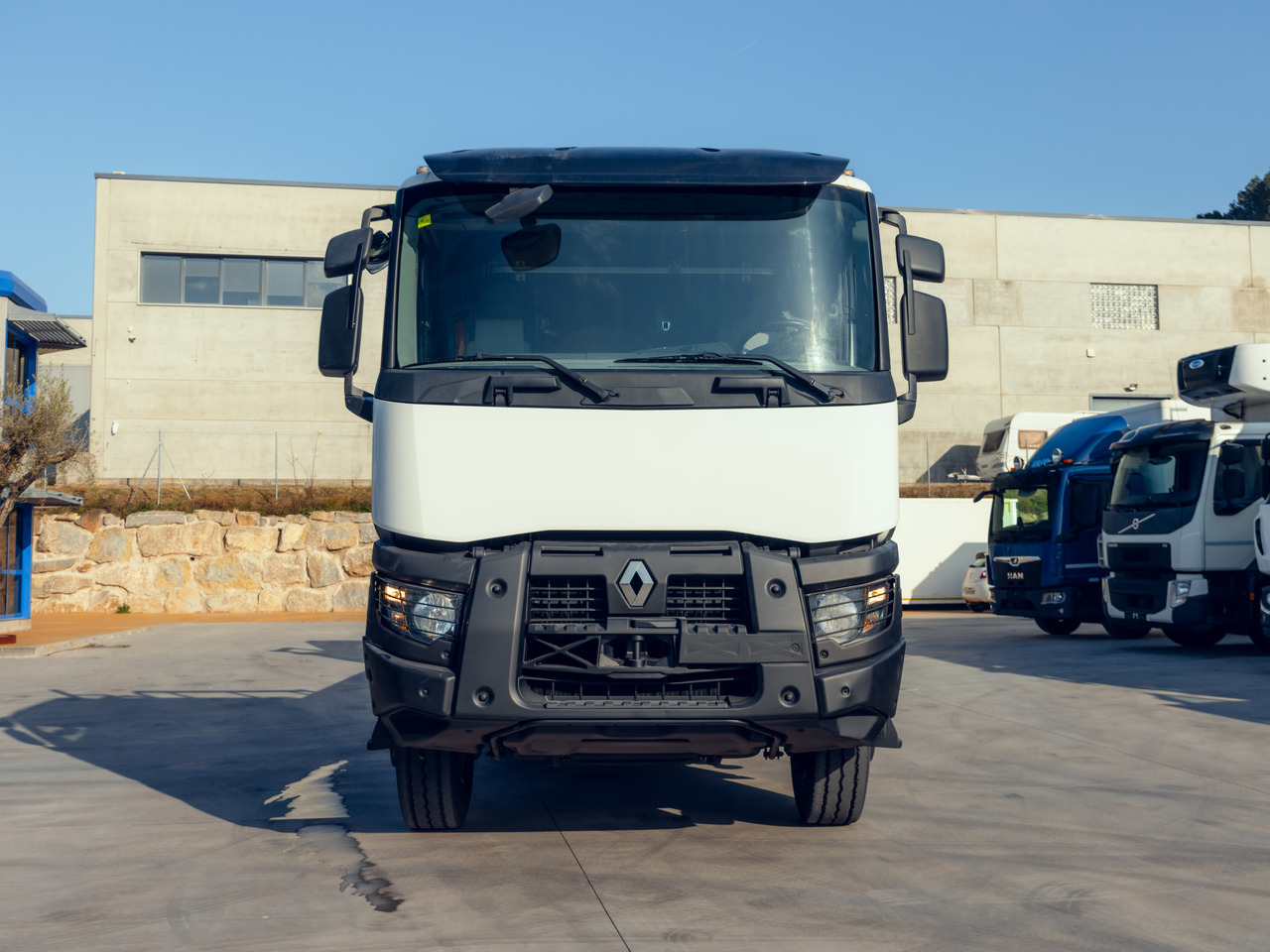 RENAULT C460 E6 (Platform) - Camion platformă, Camion cu macara: Foto 3 RENAULT C460 E6 (Platform) - Camion platformă, Camion cu macara: Foto 3