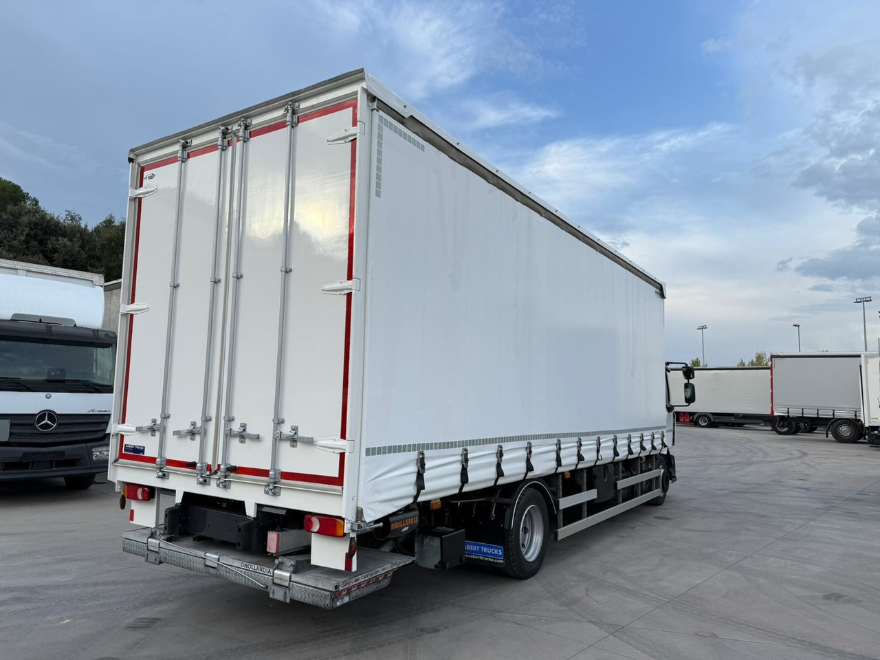 RENAULT D12.240 E6 (Tauliner) - Camion cu prelată: Foto 3 RENAULT D12.240 E6 (Tauliner) - Camion cu prelată: Foto 3