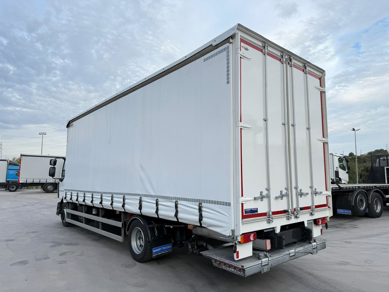 RENAULT D12.240 E6 (Tauliner) - Camion cu prelată: Foto 4 RENAULT D12.240 E6 (Tauliner) - Camion cu prelată: Foto 4