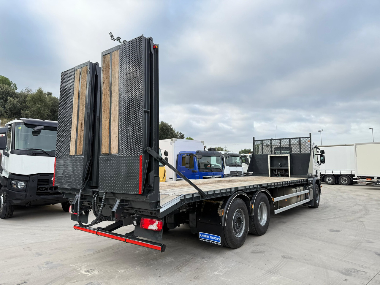 SCANIA P410 E6 (Machinery Carrier) - Camion transport auto: Foto 3 SCANIA P410 E6 (Machinery Carrier) - Camion transport auto: Foto 3