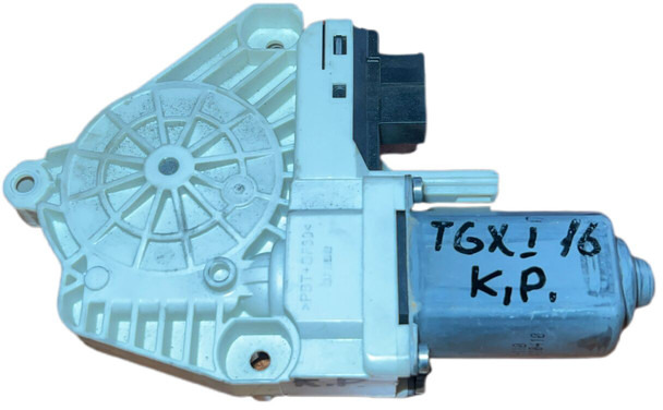 MAN - Macara spate: Foto 3 MAN - Macara spate: Foto 3