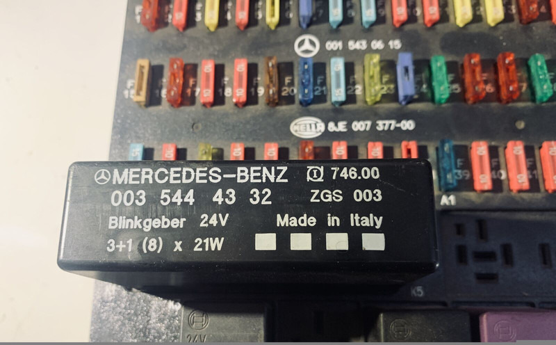 Mercedes-Benz ACTROS - Sistem electric: Foto 2 Mercedes-Benz ACTROS - Sistem electric: Foto 2