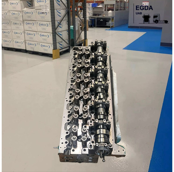 Volvo Cylinder head - Motor: Foto 4 Volvo Cylinder head - Motor: Foto 4