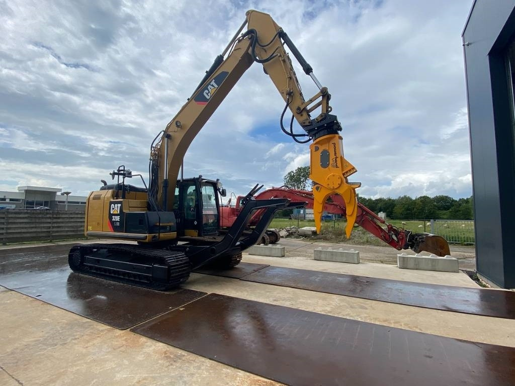 CAT 320 EL LR CAR DISMANTLER - Excavator pentru demolări: Foto 5 CAT 320 EL LR CAR DISMANTLER - Excavator pentru demolări: Foto 5