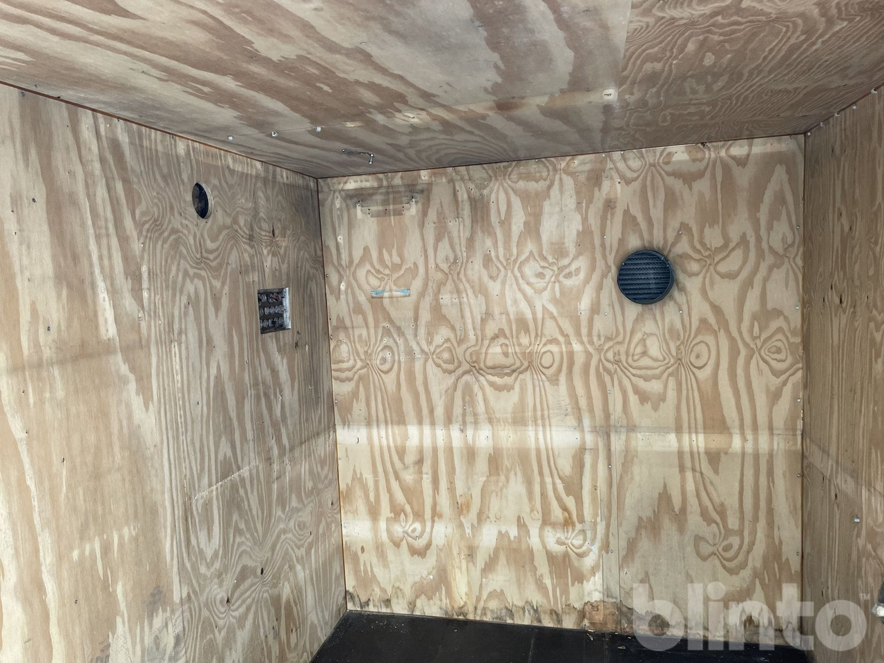 Container maritim 10 fot med dörr som har låskista: Foto 10 Container maritim 10 fot med dörr som har låskista: Foto 10