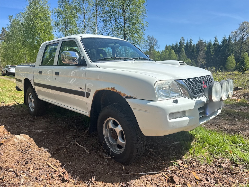 MITSUBISHI L200 DOUBLE C - Autoutilitară: Foto 4 MITSUBISHI L200 DOUBLE C - Autoutilitară: Foto 4