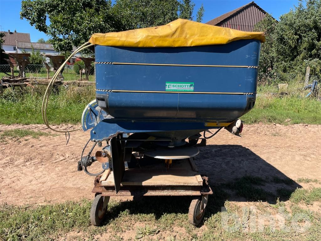 Bogballe L2 Plus (2008) - Imprastietor îngrăşăminte: Foto 4 Bogballe L2 Plus (2008) - Imprastietor îngrăşăminte: Foto 4