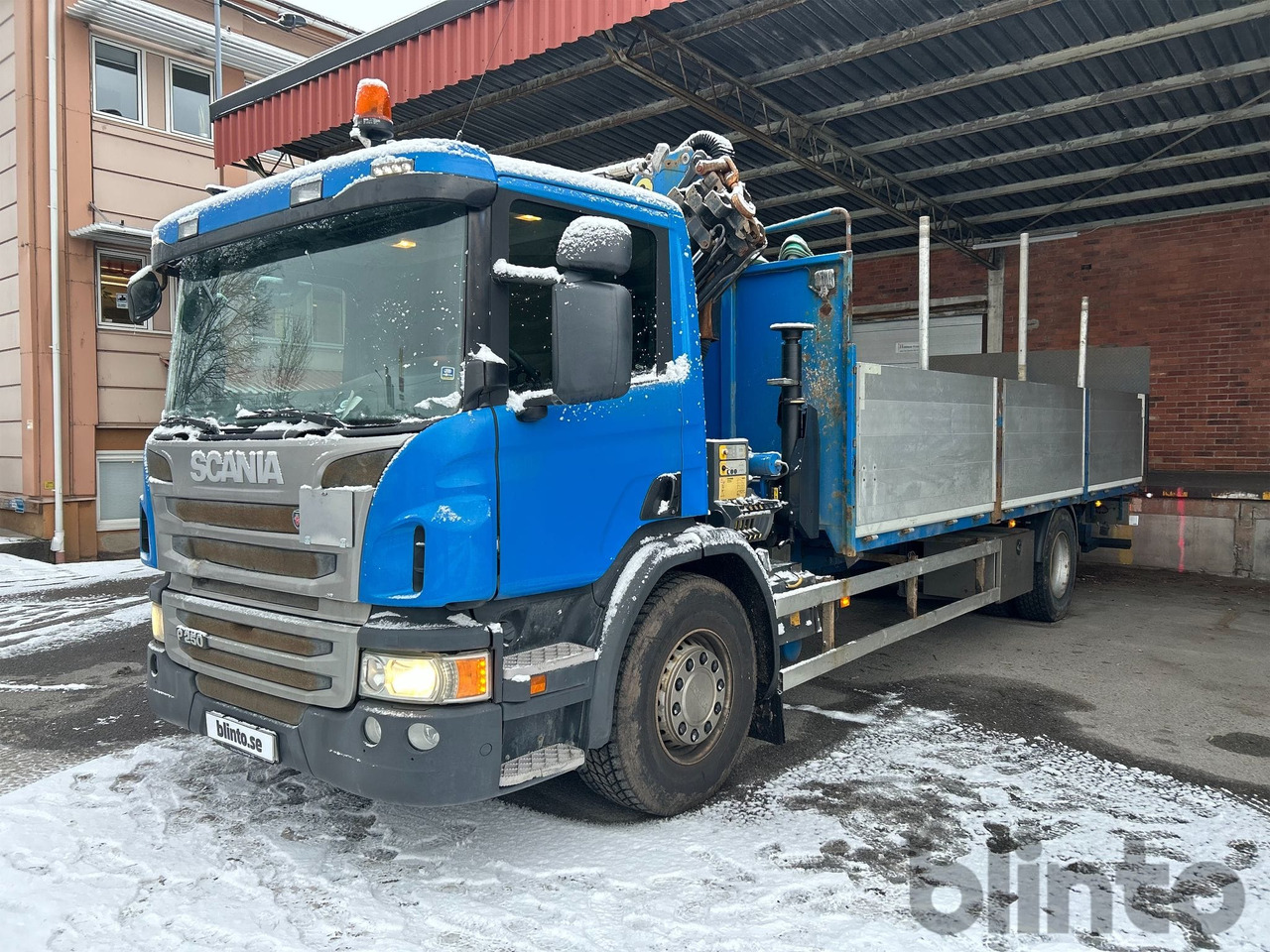 Brädgårdsbil / SCANIA P250 / Nybesiktigad kran - Camion platformă, Camion cu macara: Foto 1 Brädgårdsbil / SCANIA P250 / Nybesiktigad kran - Camion platformă, Camion cu macara: Foto 1