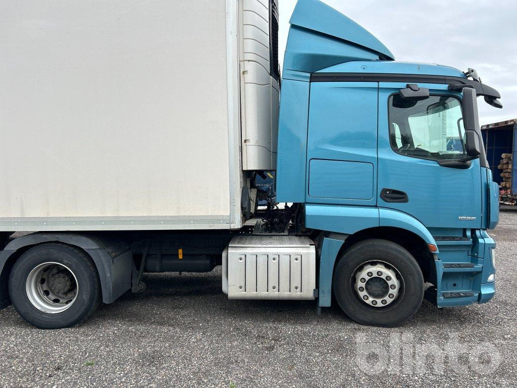 MERCEDES-BENZ 963-4-A - Krone SD - Cap tractor, Semiremorcă frigider: Foto 4 MERCEDES-BENZ 963-4-A - Krone SD - Cap tractor, Semiremorcă frigider: Foto 4