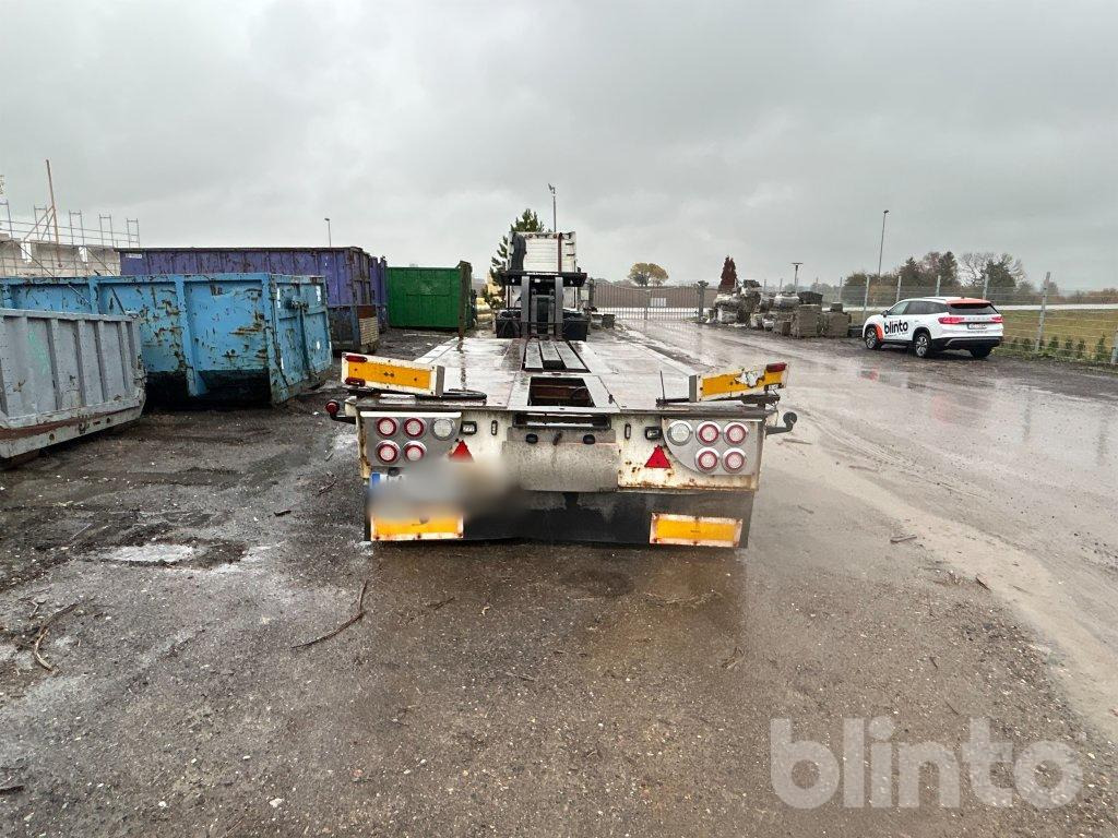 VOLVO FH16-32 8X4 - Cap tractor, Semiremorcă transport auto: Foto 3 VOLVO FH16-32 8X4 - Cap tractor, Semiremorcă transport auto: Foto 3