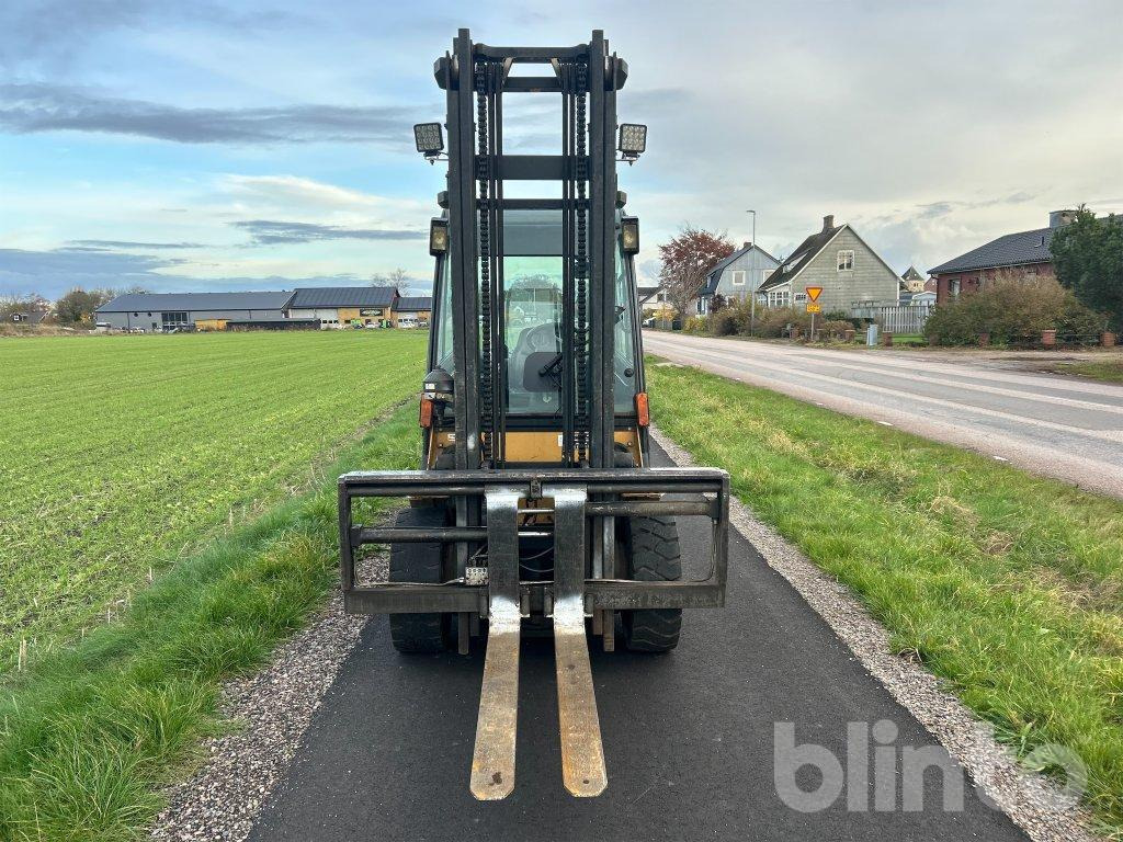 Caterpillar DP30N - Stivuitor diesel: Foto 3 Caterpillar DP30N - Stivuitor diesel: Foto 3