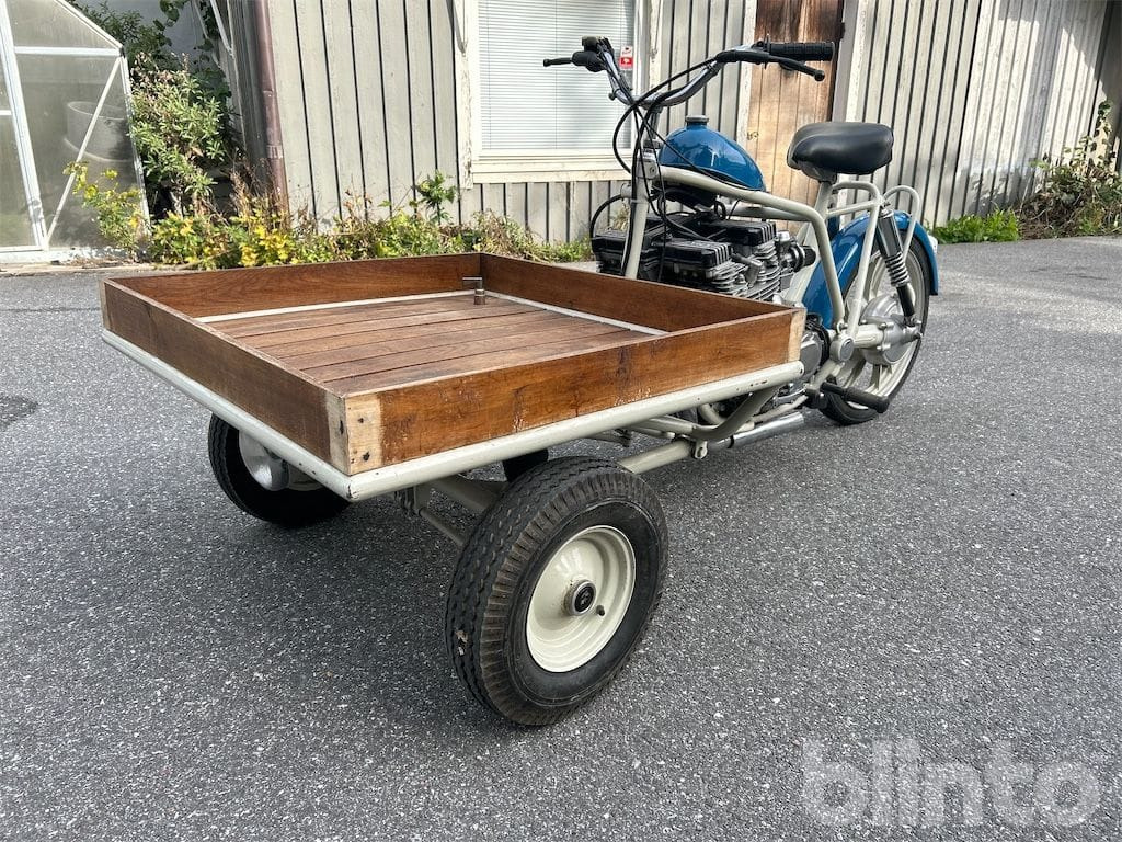 Custom - Motocicletă: Foto 1 Custom - Motocicletă: Foto 1