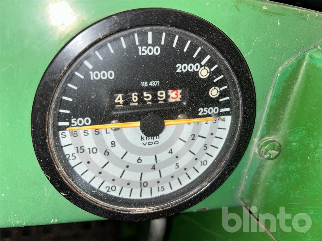 Deutz Intrac 2002 A - Tractor agricol: Foto 5 Deutz Intrac 2002 A - Tractor agricol: Foto 5