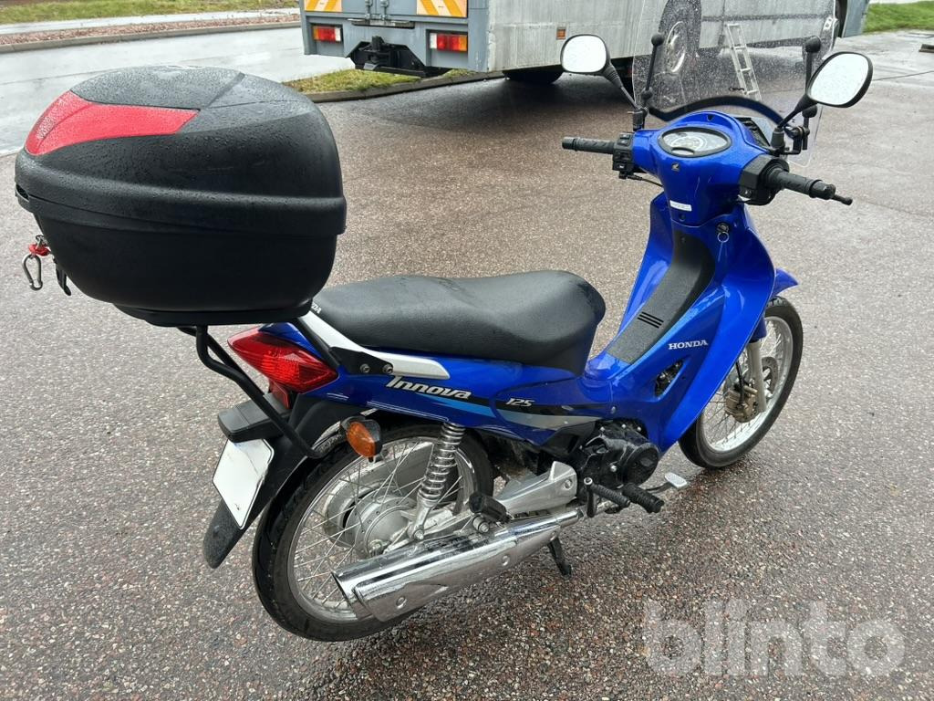 HONDA INNOVA 125 - Motocicletă: Foto 5 HONDA INNOVA 125 - Motocicletă: Foto 5