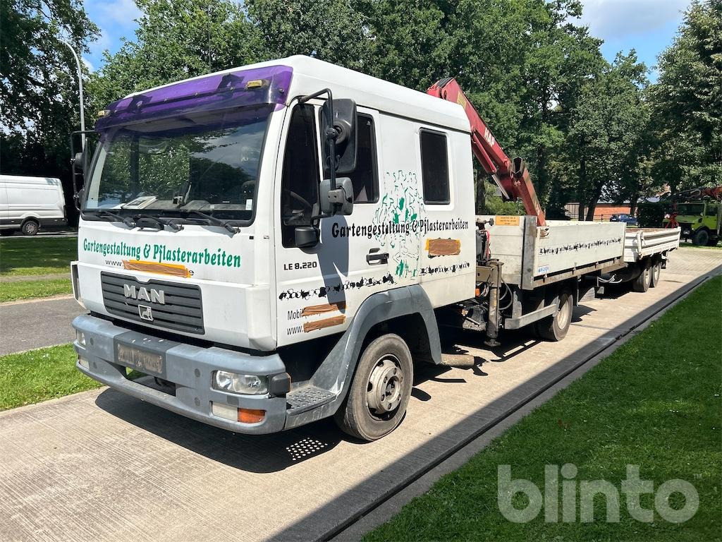 MAN LE220 Doka HAP Kran (2004) - Camion platformă, Camion cu macara: Foto 1 MAN LE220 Doka HAP Kran (2004) - Camion platformă, Camion cu macara: Foto 1