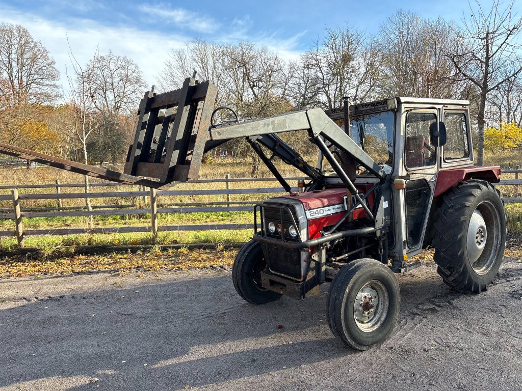 MASSEY-FERGUSON 240-2 - Tractor agricol: Foto 2 MASSEY-FERGUSON 240-2 - Tractor agricol: Foto 2
