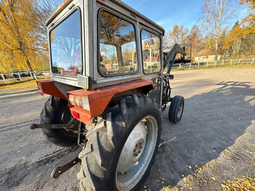 MASSEY-FERGUSON 240-2 - Tractor agricol: Foto 5 MASSEY-FERGUSON 240-2 - Tractor agricol: Foto 5