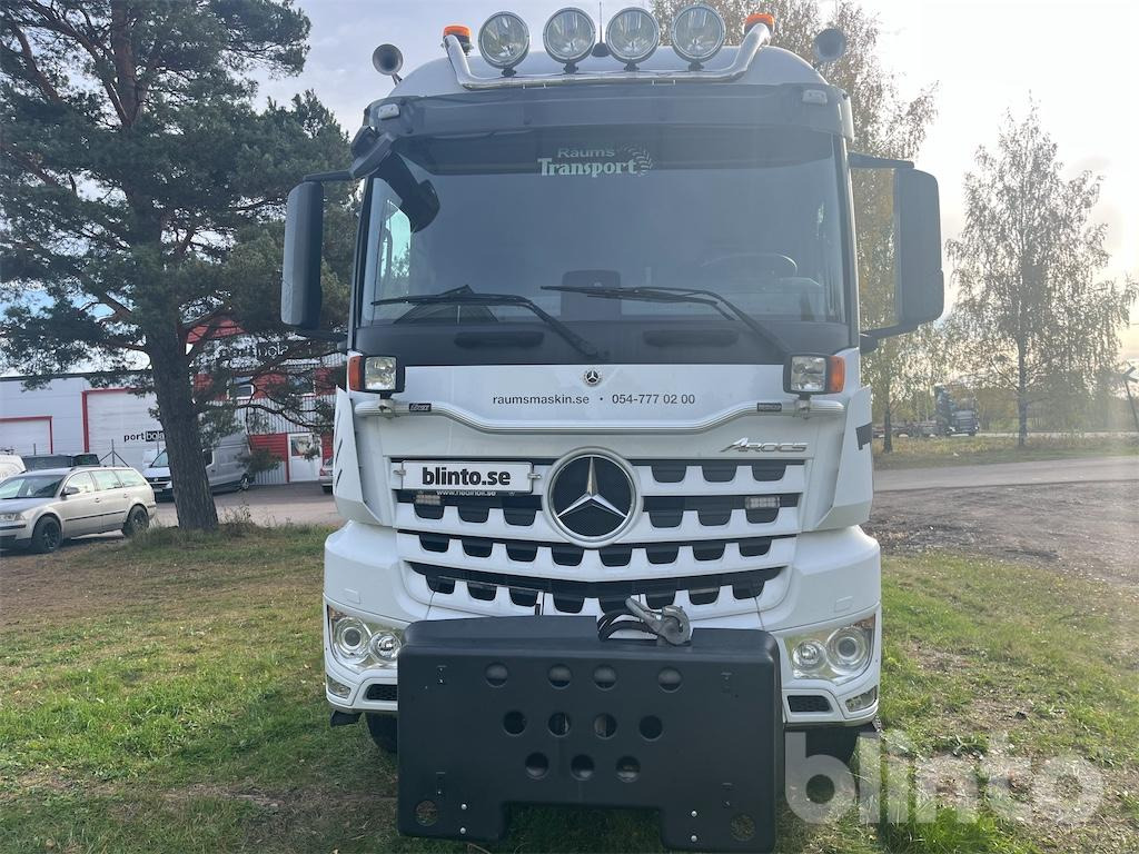 MERCEDES-BENZ Arocs 3251 8x4 - Camion cu cârlig: Foto 4 MERCEDES-BENZ Arocs 3251 8x4 - Camion cu cârlig: Foto 4