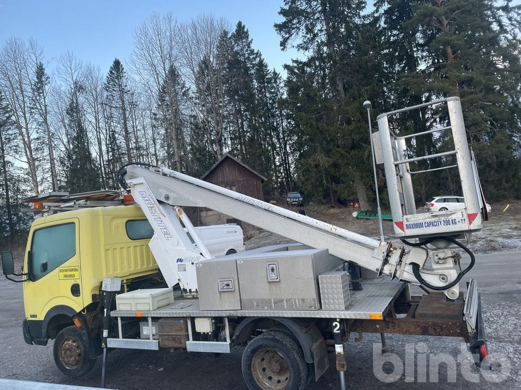 NISSAN F24 - Camion cu nacela: Foto 5 NISSAN F24 - Camion cu nacela: Foto 5