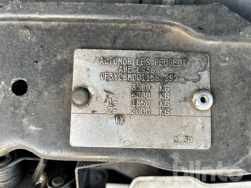 Peugeot Boxer (EZ: 2009) - Autoutilitară cu platformă, Autoutilitară cabină dublă: Foto 5 Peugeot Boxer (EZ: 2009) - Autoutilitară cu platformă, Autoutilitară cabină dublă: Foto 5