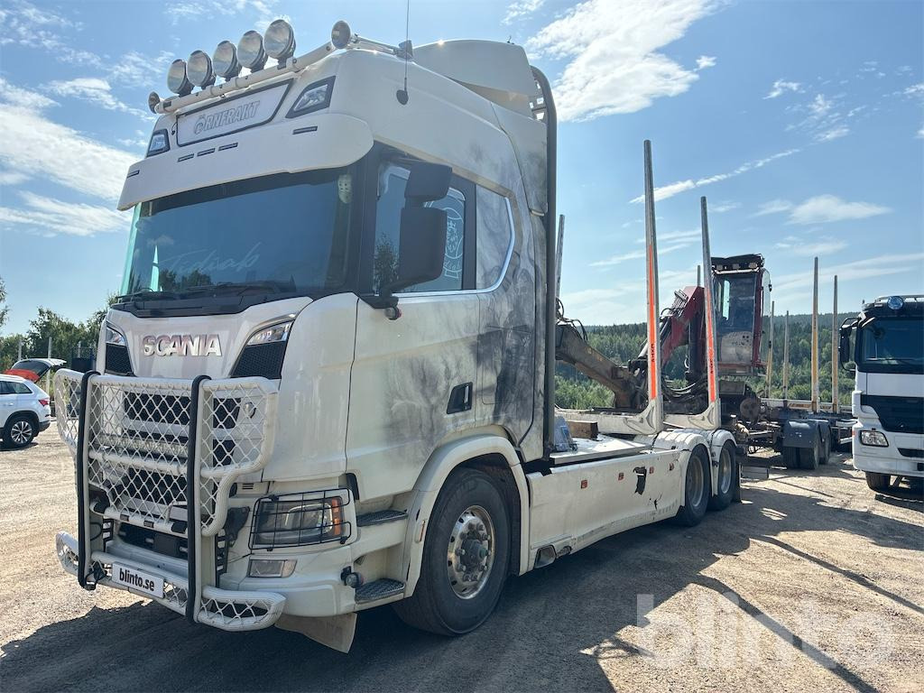 SCANIA R650B6X4NB - Camion forestier, Camion cu macara: Foto 1 SCANIA R650B6X4NB - Camion forestier, Camion cu macara: Foto 1