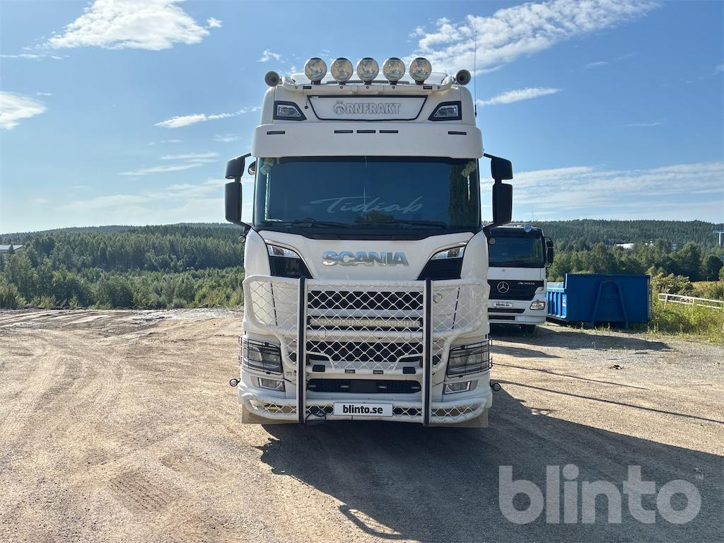 SCANIA R650B6X4NB - Camion forestier, Camion cu macara: Foto 2 SCANIA R650B6X4NB - Camion forestier, Camion cu macara: Foto 2
