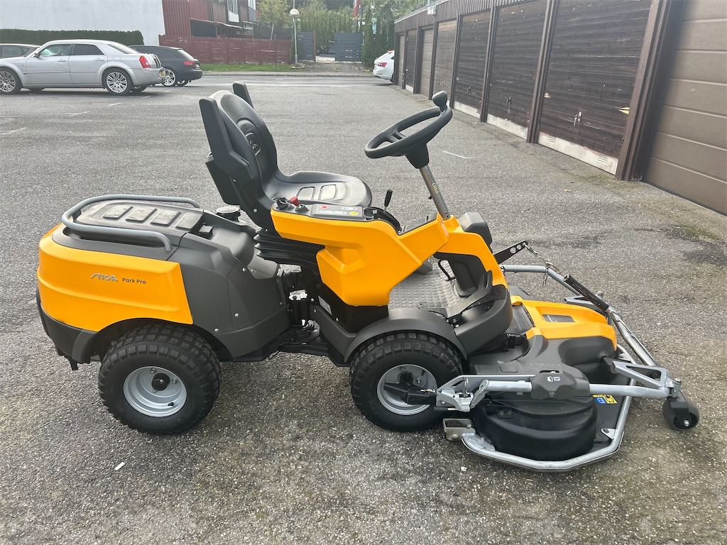 STIGA Park Pro 900WX - Maşină de tuns iarba: Foto 4 STIGA Park Pro 900WX - Maşină de tuns iarba: Foto 4