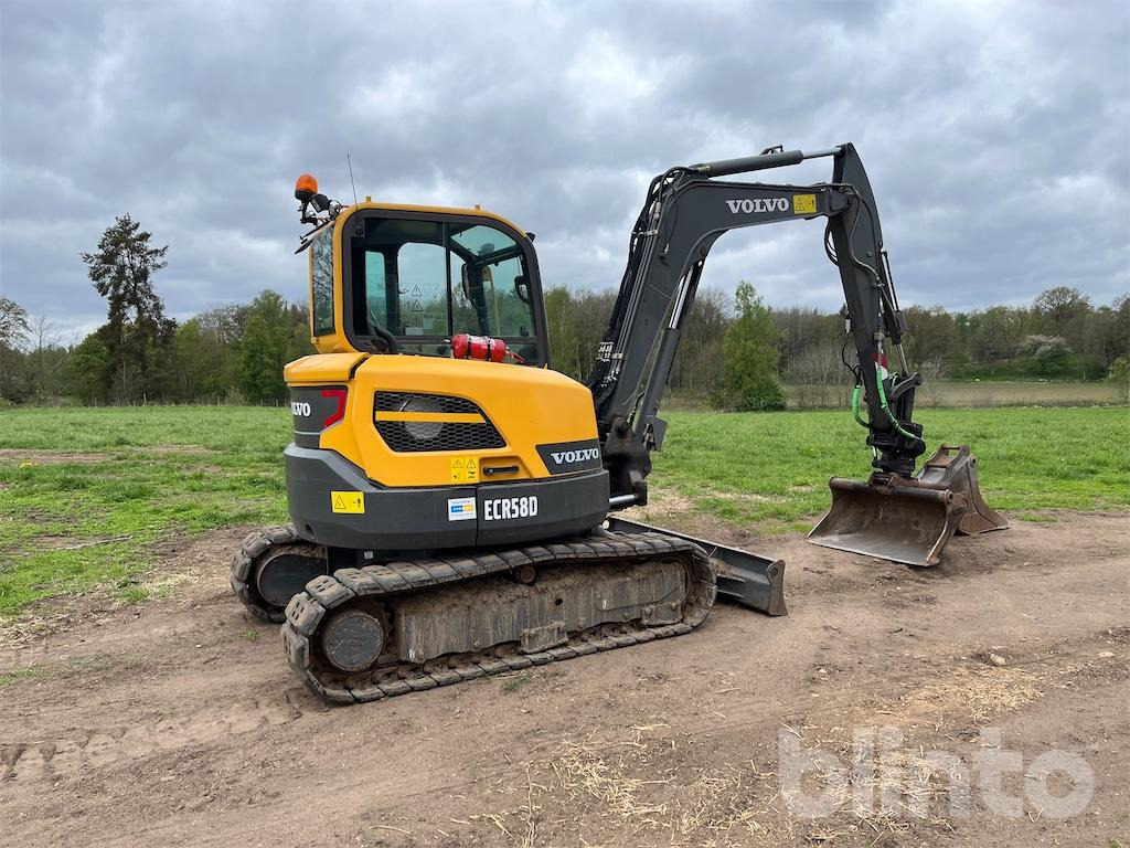 Volvo ECR58D med 5 redskap - Excavator pe şenile: Foto 3 Volvo ECR58D med 5 redskap - Excavator pe şenile: Foto 3
