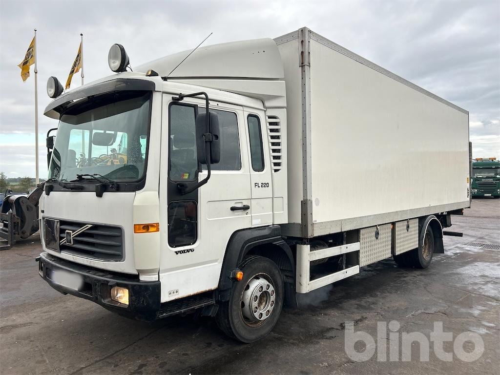 Volvo FL611 4x2 - Nybesiktigad - Camion furgon: Foto 1 Volvo FL611 4x2 - Nybesiktigad - Camion furgon: Foto 1