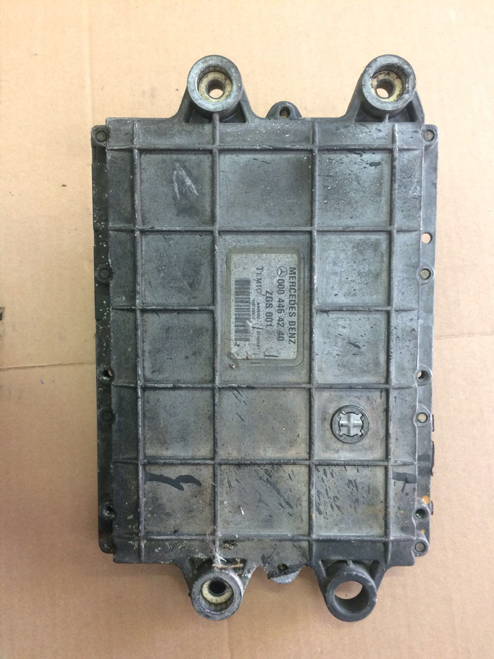 CENTRALINA MOTORE MERCEDES OM904LA.II/8 - VAR. 904.922 - Rif. A0404460540 - Calculator de bord: Foto 3 CENTRALINA MOTORE MERCEDES OM904LA.II/8 - VAR. 904.922 - Rif. A0404460540 - Calculator de bord: Foto 3