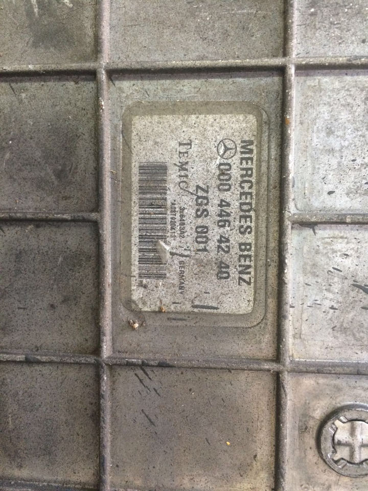 CENTRALINA MOTORE MERCEDES OM904LA.II/8 - VAR. 904.922 - Rif. A0404460540 - Calculator de bord: Foto 4 CENTRALINA MOTORE MERCEDES OM904LA.II/8 - VAR. 904.922 - Rif. A0404460540 - Calculator de bord: Foto 4