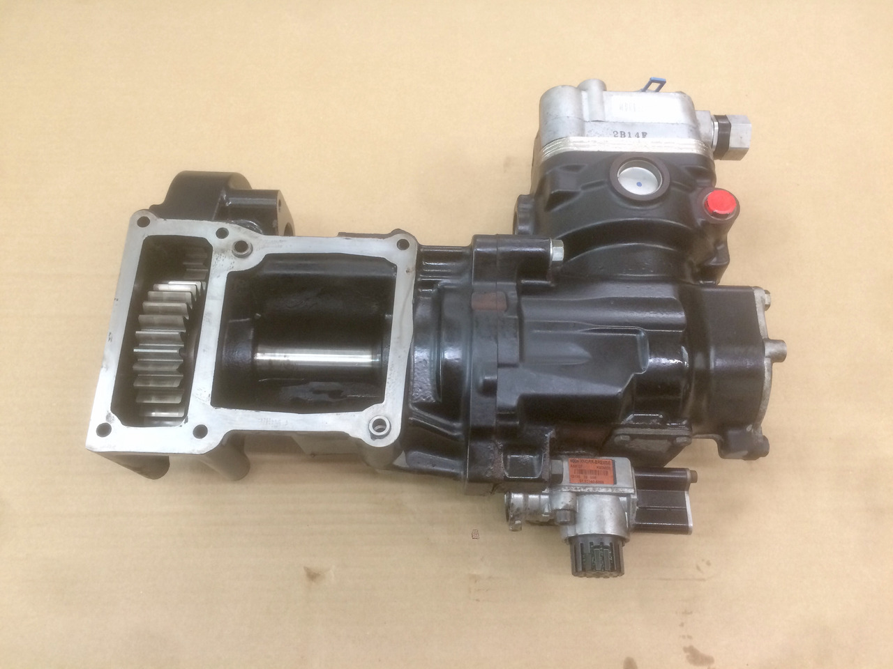 COMPRESSORE ARIA MONOCILINDRICO CON FRIZIONE MAN / KNORR - Compresor de aer: Foto 1 COMPRESSORE ARIA MONOCILINDRICO CON FRIZIONE MAN / KNORR - Compresor de aer: Foto 1