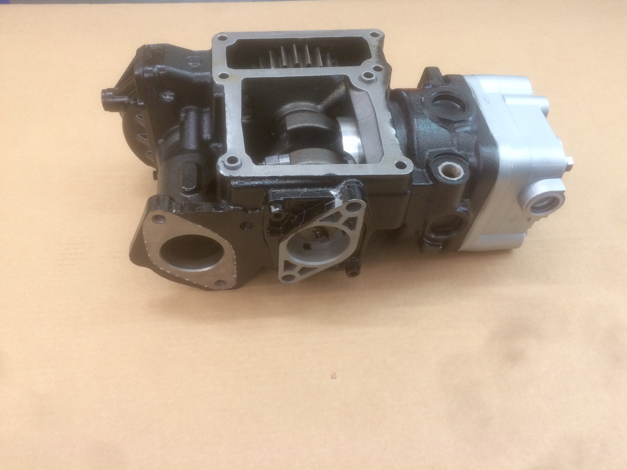 COMPRESSORE ARIA MONOCILINDRICO CON PRESA DI FORZA MAN / KNORR - Compresor de aer: Foto 4 COMPRESSORE ARIA MONOCILINDRICO CON PRESA DI FORZA MAN / KNORR - Compresor de aer: Foto 4