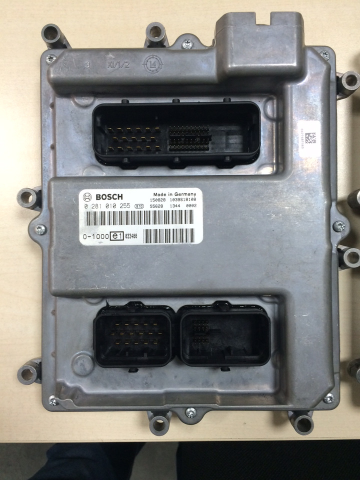 DISPOSITIVO COMANDO EDC BOSCH 0281010255 - Calculator de bord pentru Camion: Foto 1 DISPOSITIVO COMANDO EDC BOSCH 0281010255 - Calculator de bord pentru Camion: Foto 1