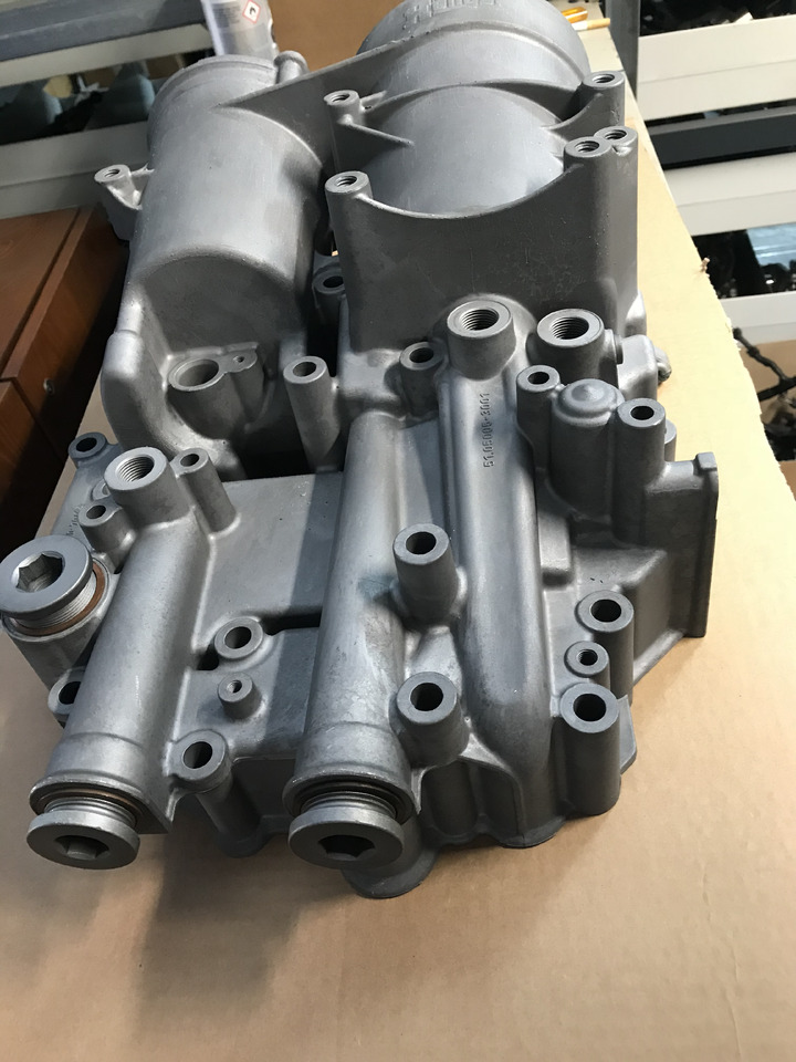 MODULO RAFFREDDAMENTO OLIO MOTORI MAN D2066 / D2676 - Motor şi piese pentru Camion: Foto 3 MODULO RAFFREDDAMENTO OLIO MOTORI MAN D2066 / D2676 - Motor şi piese pentru Camion: Foto 3