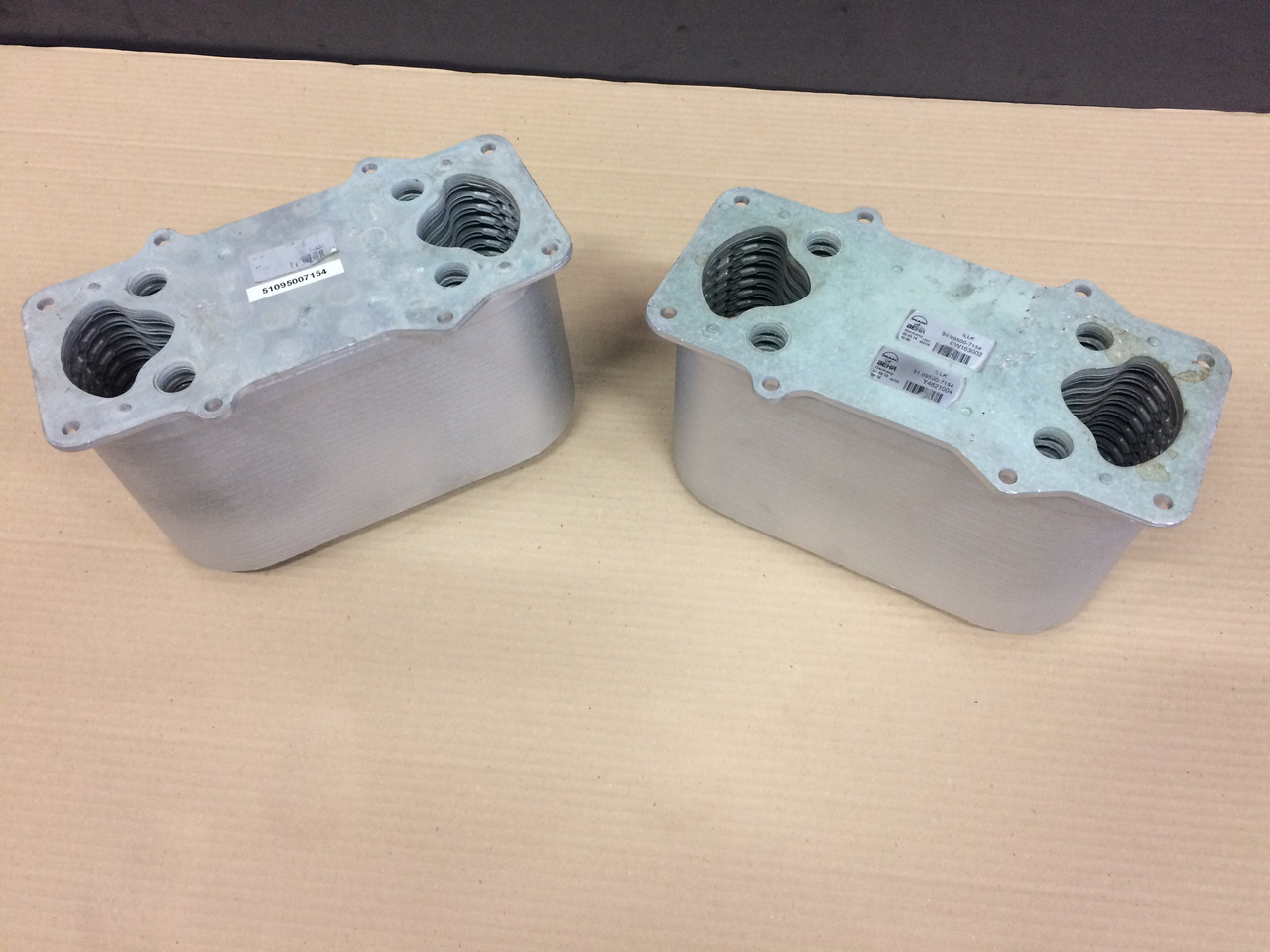 RADIATORE ARIA COMBURENTE - MOTORI MAN D2066 - D2676 - EURO 6 - Motor şi piese pentru Camion: Foto 4 RADIATORE ARIA COMBURENTE - MOTORI MAN D2066 - D2676 - EURO 6 - Motor şi piese pentru Camion: Foto 4