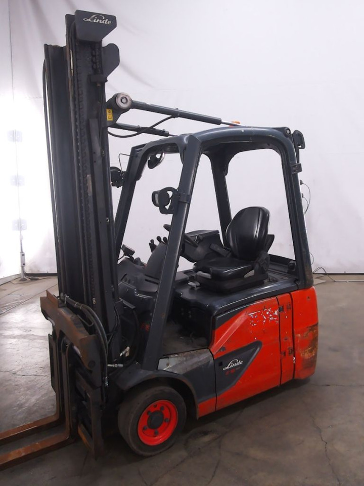 Linde E16C-02 - Electrostivuitor: Foto 1 Linde E16C-02 - Electrostivuitor: Foto 1