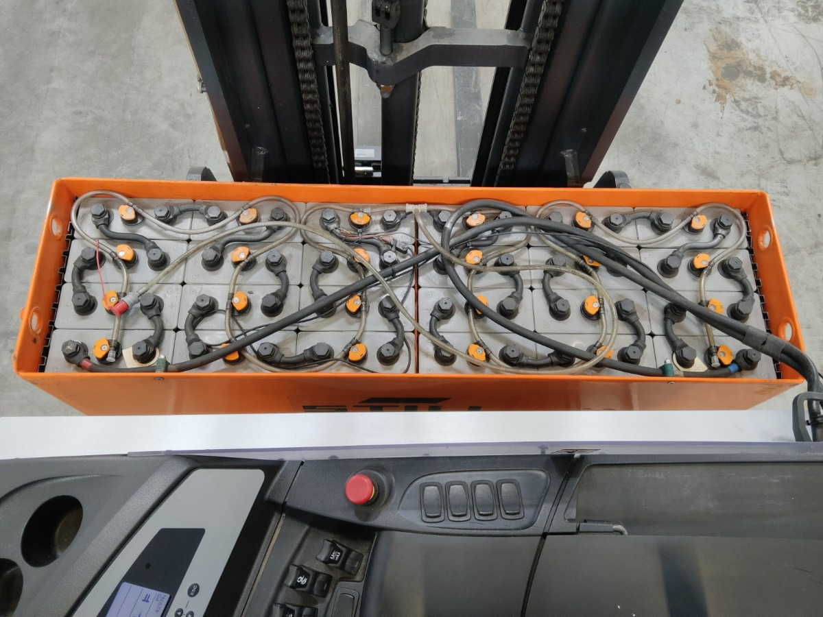 Still FM-X14 - Stivuitor cu catarg retractabil: Foto 4 Still FM-X14 - Stivuitor cu catarg retractabil: Foto 4