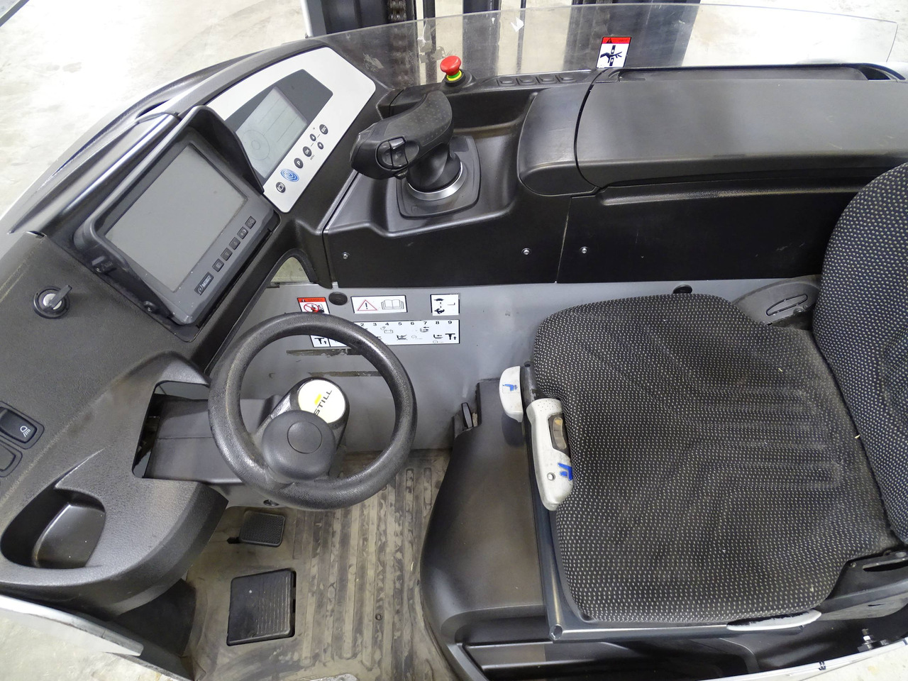 Still FM-X14 - Stivuitor cu catarg retractabil: Foto 3 Still FM-X14 - Stivuitor cu catarg retractabil: Foto 3