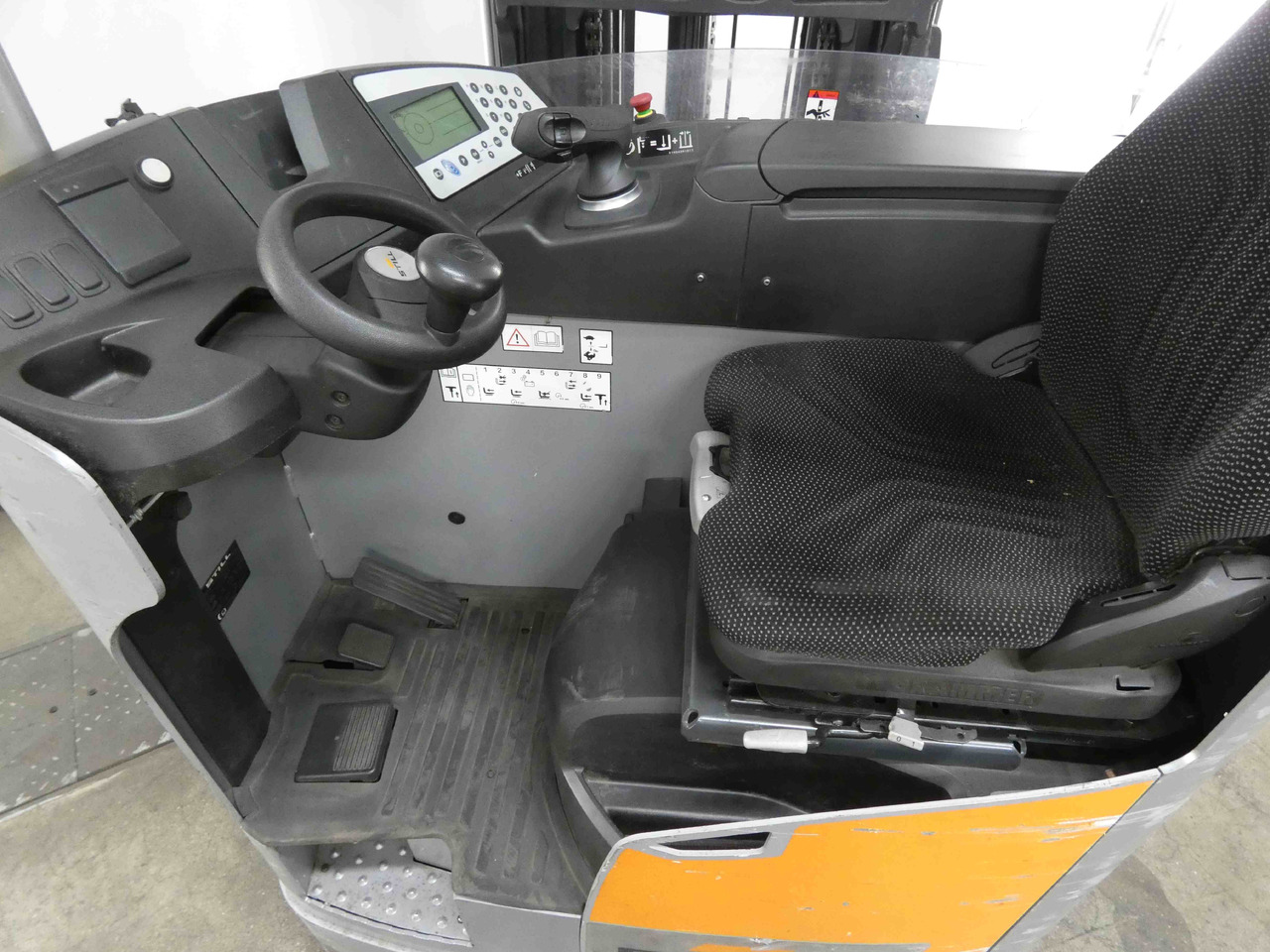 Still FM-X17 - Stivuitor cu catarg retractabil: Foto 3 Still FM-X17 - Stivuitor cu catarg retractabil: Foto 3